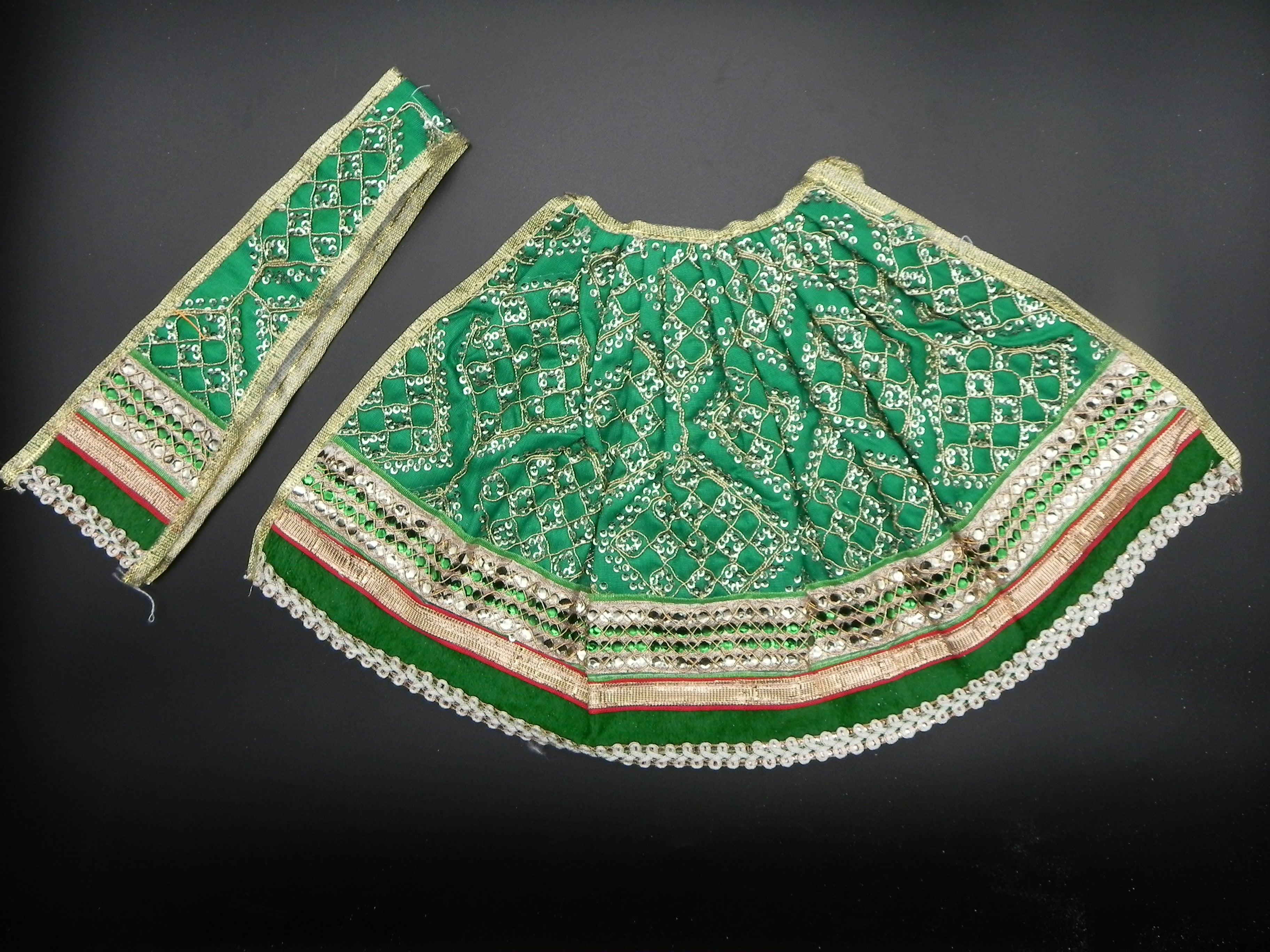 Diamond Fan Design Lehenga and Patka Set Height-8 inch