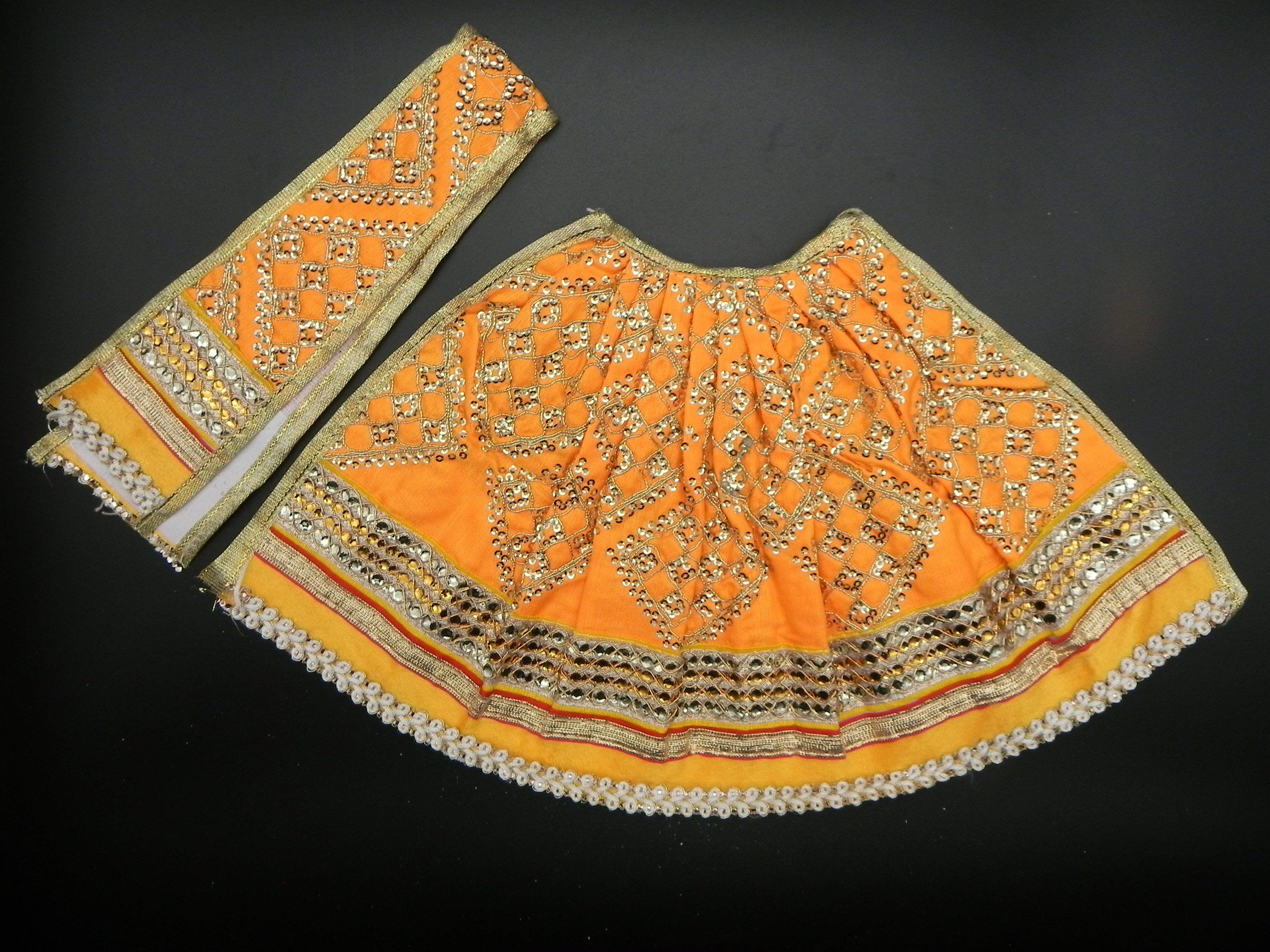 Diamond Fan Design Lehenga and Patka Set Height-8 inch