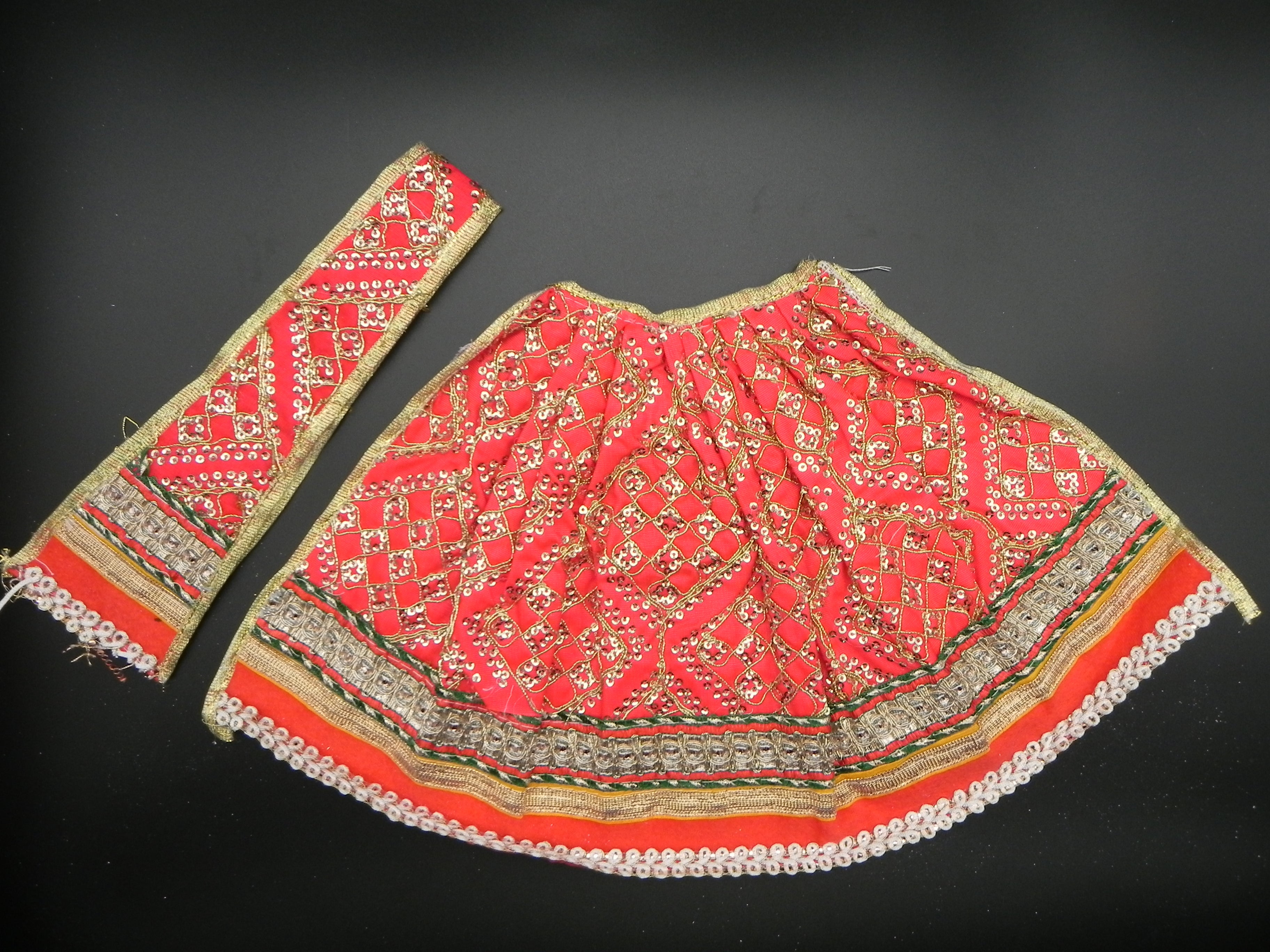 Diamond Fan Design Lehenga and Patka Set Height-8 inch
