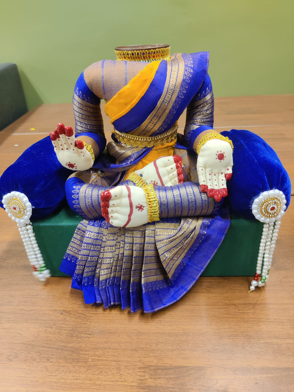 lakshmi devi  idols with sofa Set