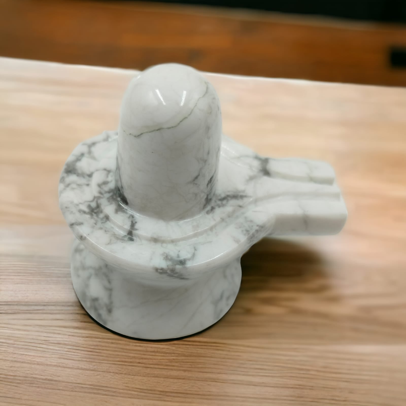 Howlite shivling