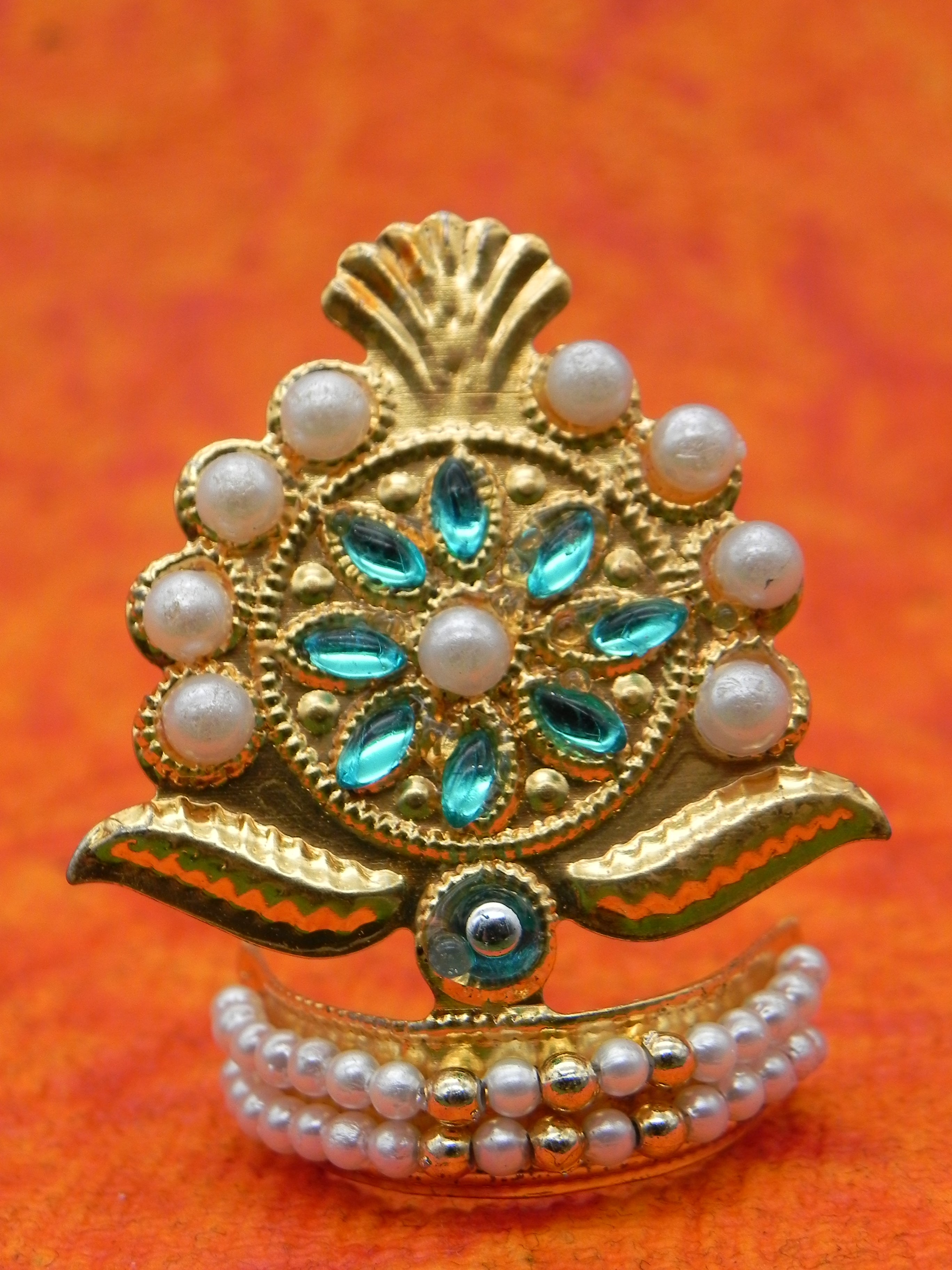 Mukut  with Mothi [Height - 1.5 inch]